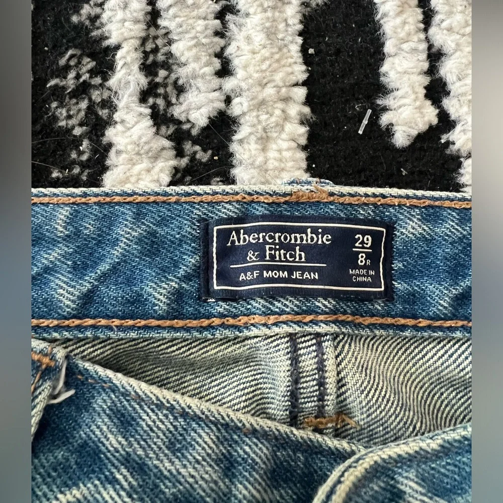 Abercrombie&Fitch Mom Jeans - Picture 2 of 5